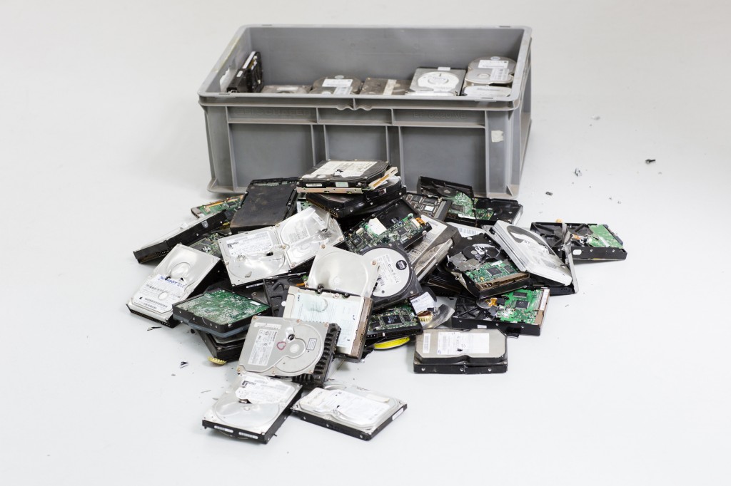 Aram Bartholl, BYOD – Bring your own disk (and crush it)